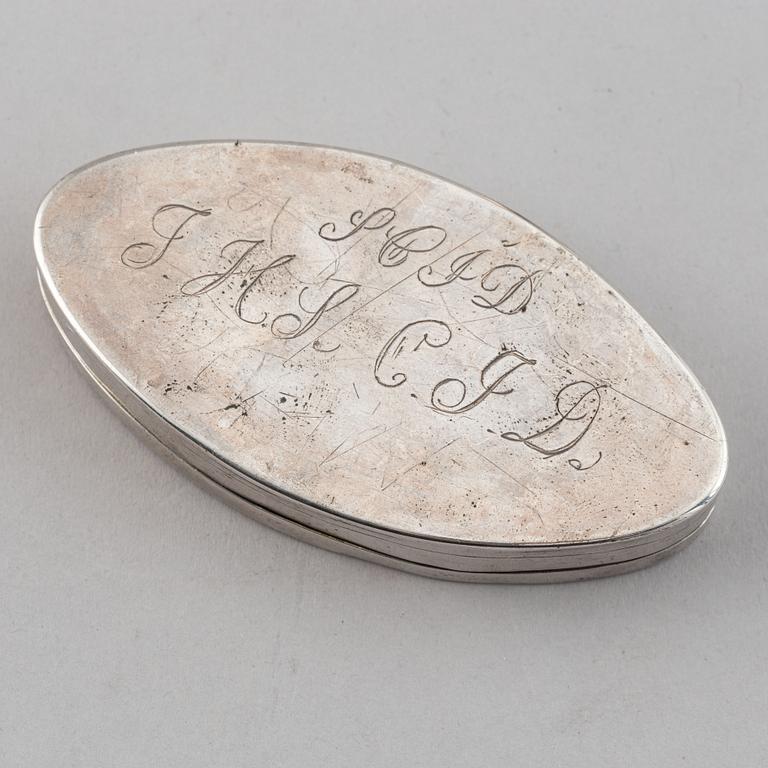 Two silver boxes, AI Lignell, Sundsvall, Sweden circa 1820 and PO Quade, Maribo, Denmark 1840-96.