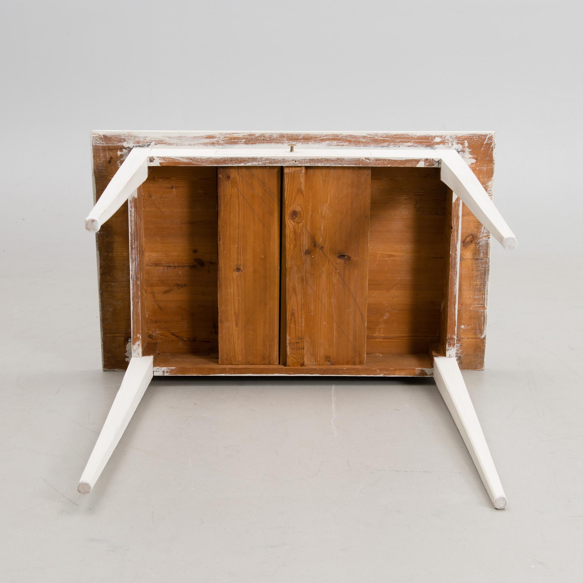 An early 20th century table.