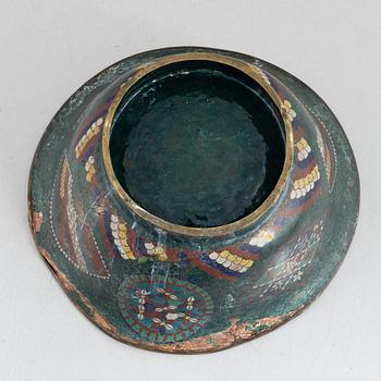 A Japanese closonne bowl, Edo.