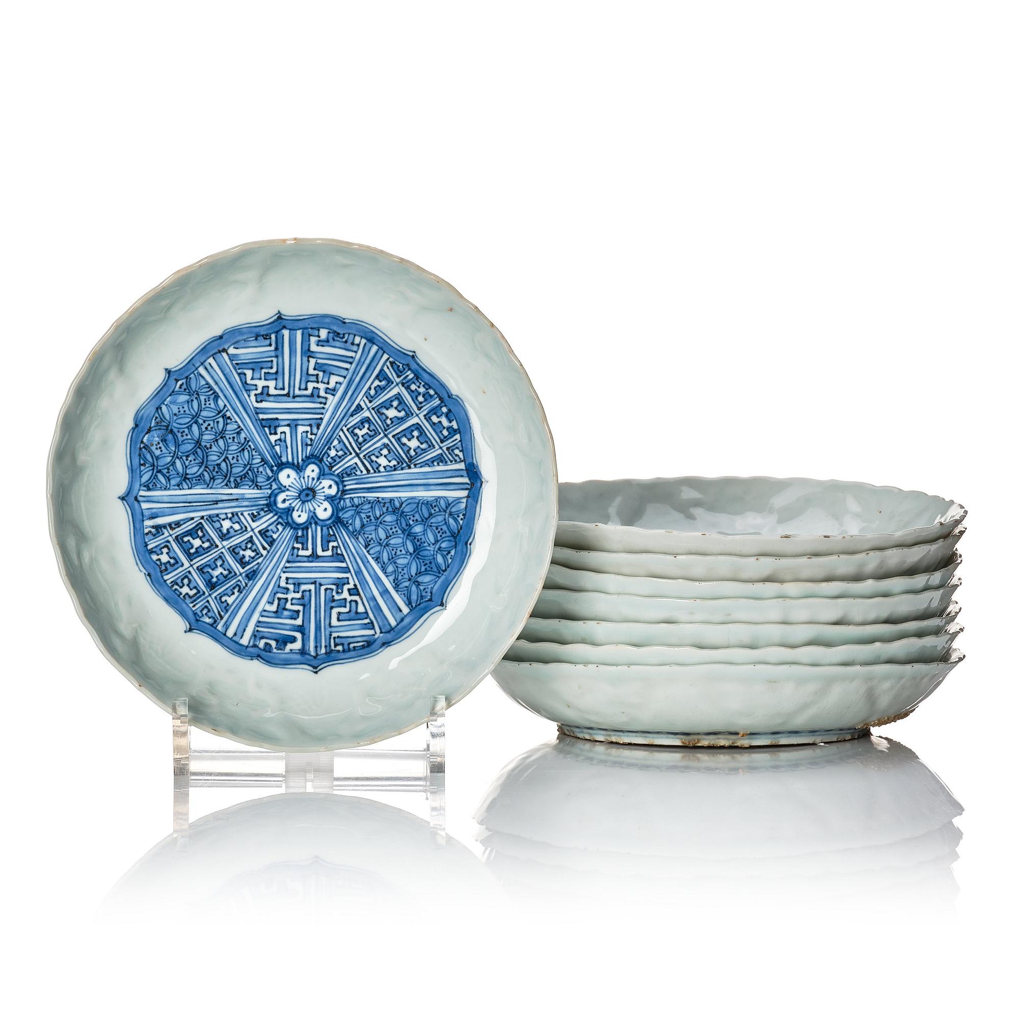 A set of eight blue and white kraakdishes, Ming dynasty, Wanli period (1662-1722).