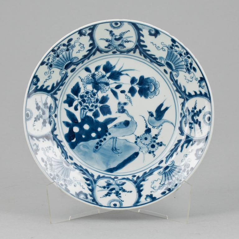 TALLRIK, porslin, Kina. Kangxi (1662-1722).