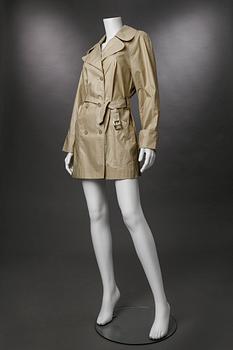 TRENCHCOAT, Greta Garbo.