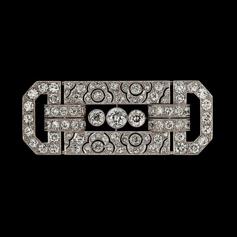 A Art Déco diamond, ca 5.00 cts, brooch.