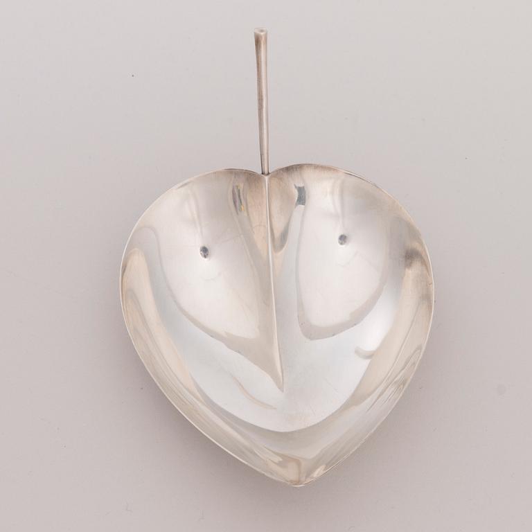 SKÅL, silver, Tapio Wirkkala, Kultakeskus, Tavastehus 1966. Vikt 58 g.