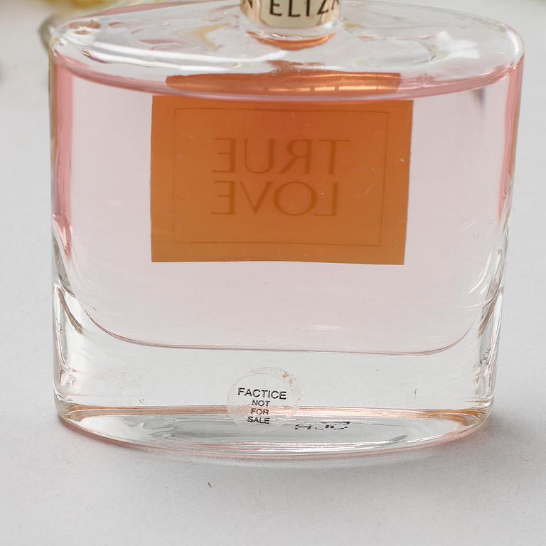 62 pieces of perfume samples.