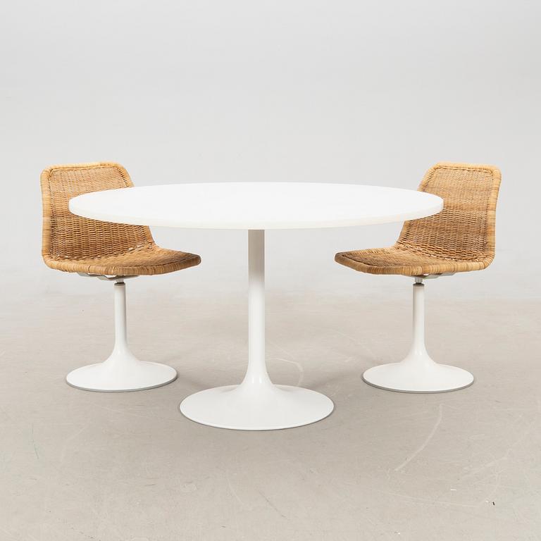 Börje Johansson, chairs 2 pcs "Vinga" and table, Johanson Design, Markaryd, later part of the 20th century.