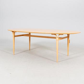 A Bruno Mathsson & Piet Hein birch dining table "Superellips".