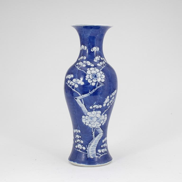 VAS, porslin, Kina, 1900-tal.