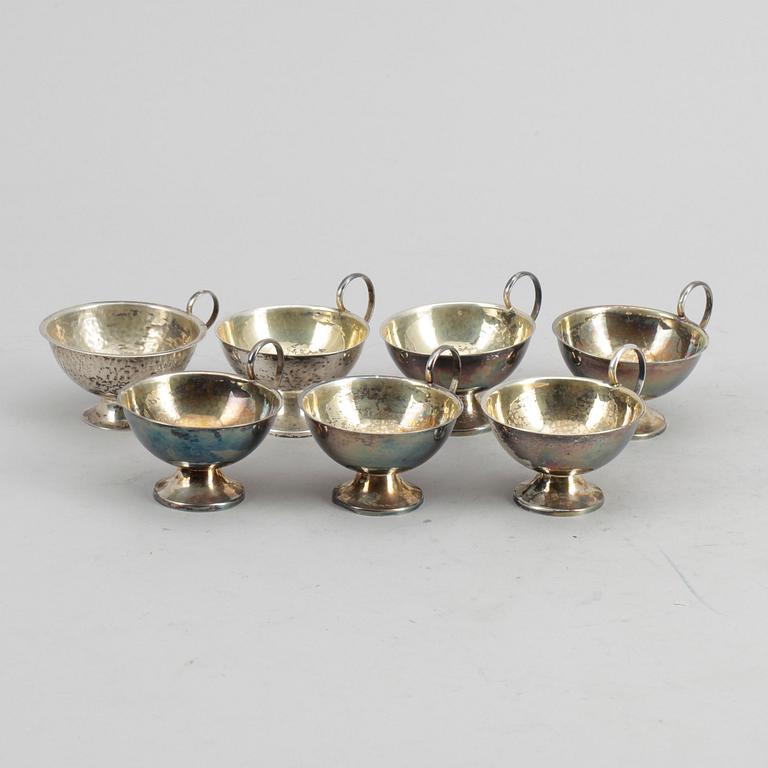 PUNCHKOPPAR, 7 st, bla K & E Carlson, Göteborg, 1900-talets första hälft. Vikt ca 217 gram.