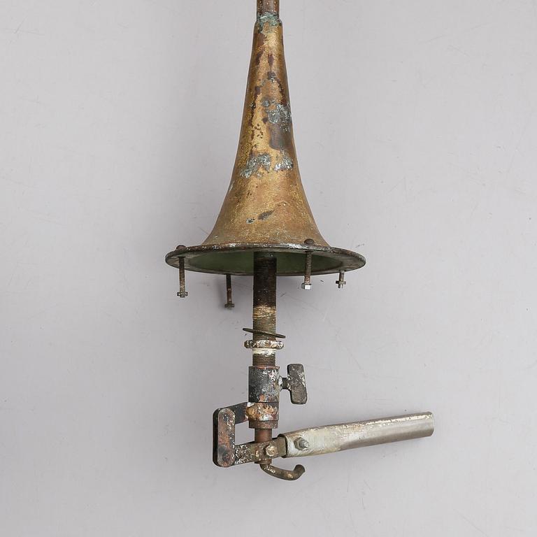 INDUSTRILAMPA, 1900-talets första hälft.