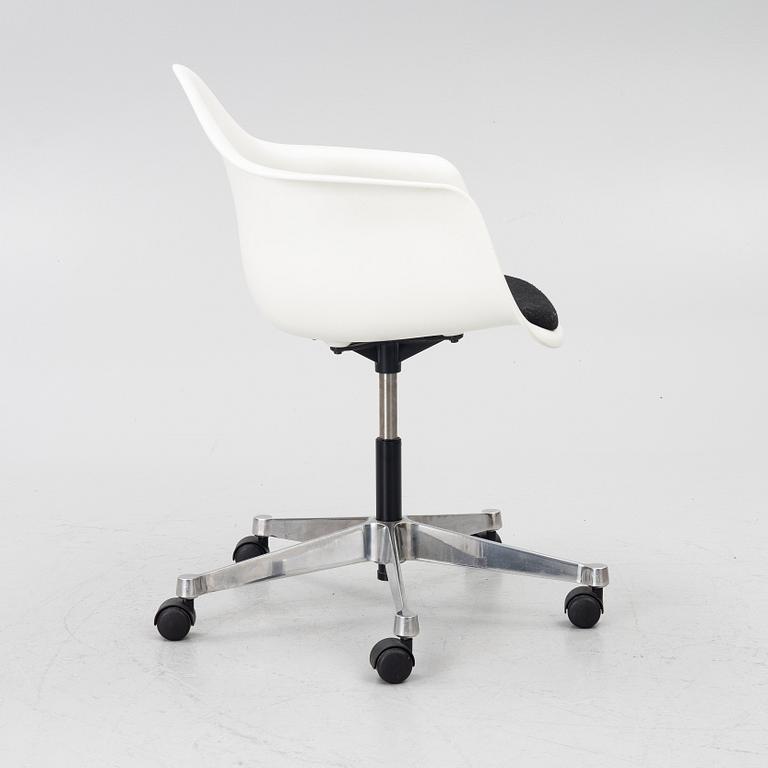 Charles & Ray Eames, a 'Plastic Chair PACC' desk chair, Vitra, 2010.
