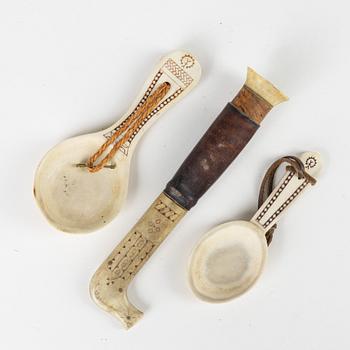 A rendeer horn knife and two spoons, unidentified signature AB.