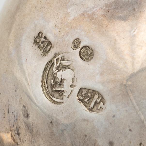 Seven silver items, 20th century.