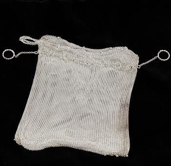 VÄSKA / PÅSE, silver, 1900-talets första hälft. Vikt ca 230 gram.