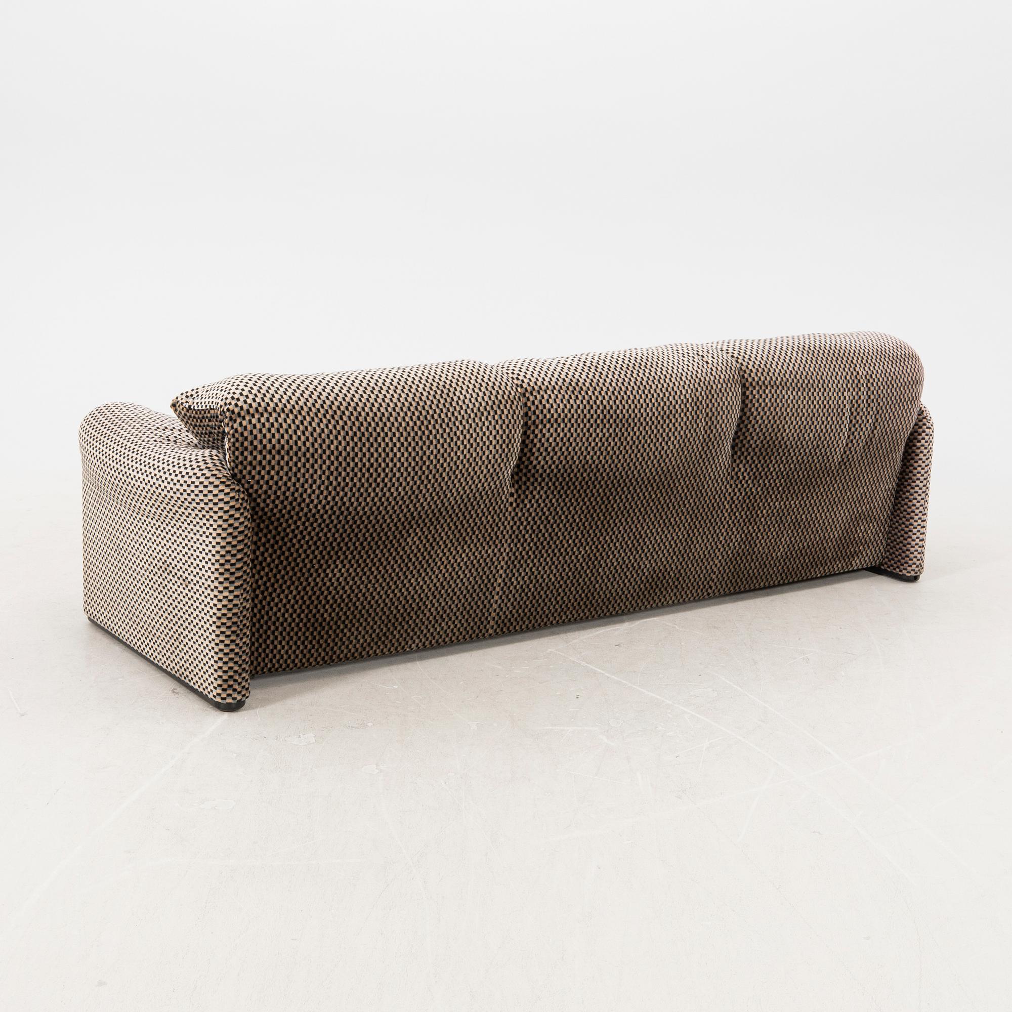 Vico Magistretti, a 'Maralunga' sofa from Cassina, Italy, late 20th Century.