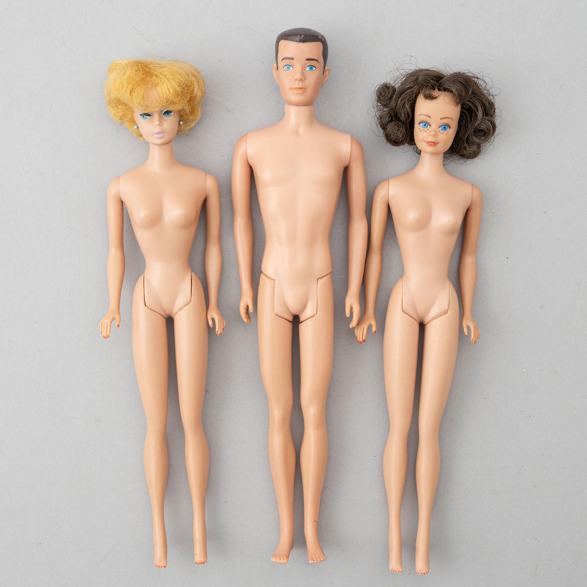 Barbie dolls, 3 dolls with clothes and accessories, 1962-63.