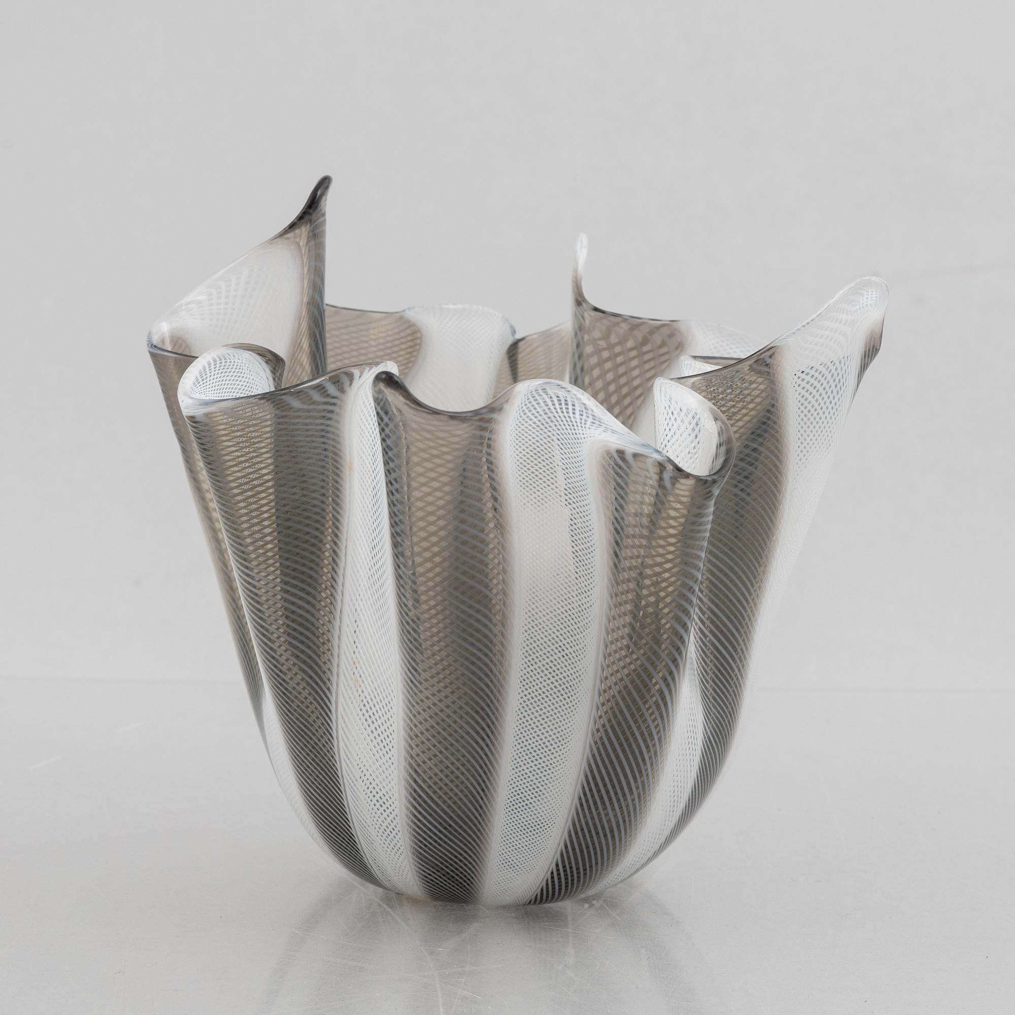 Fulvio Bianconi & Paolo Venini, a glass bowl, 'Fazzoletto', Venini, Murano, Italy.