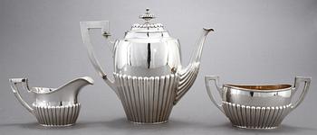 KAFFESERVIS, 3 delar, silver, empirstil, Stockholm, 1915. Vikt ca 1253 gr.