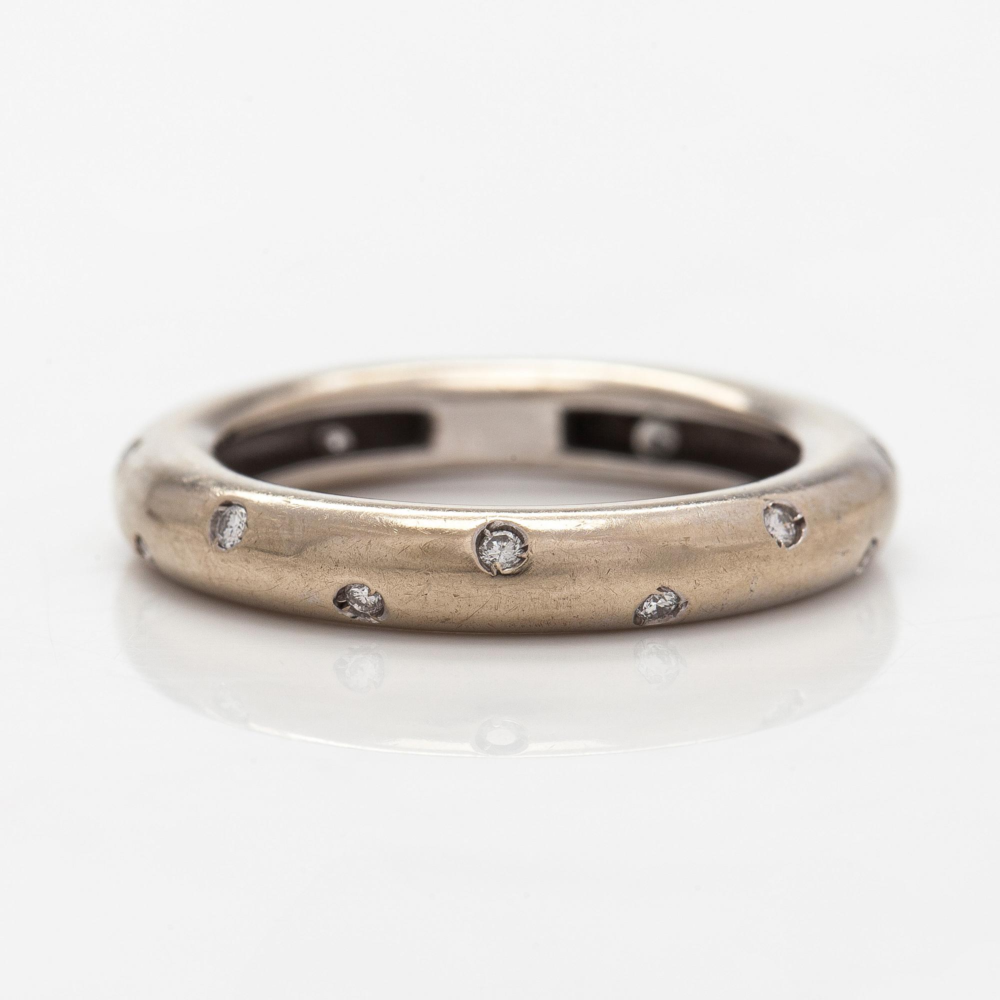 Ring, briljantslipade diamanter, 18K vitguld.