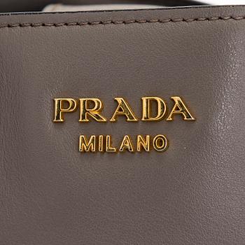 Prada, a 'City Bibliothèque Tote' bag.