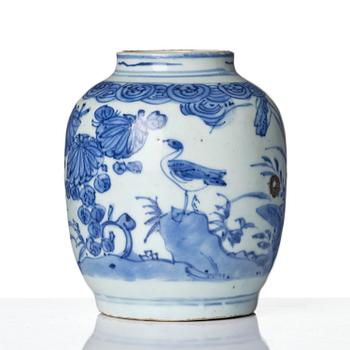 Kruka, porslin. Mingdynastin (1368-1644).