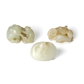 988. A group of three nephrite sculptures, late Qing dynasty.