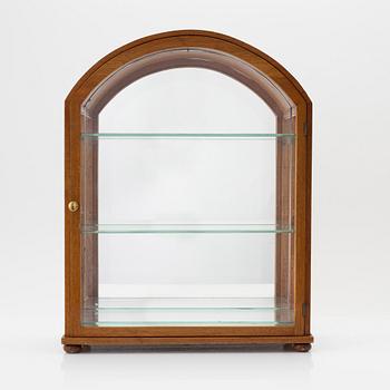 Josef Frank, a model 2070 mahogany table display cabinet from Firma Svenskt Tenn, produced prior to 1985.