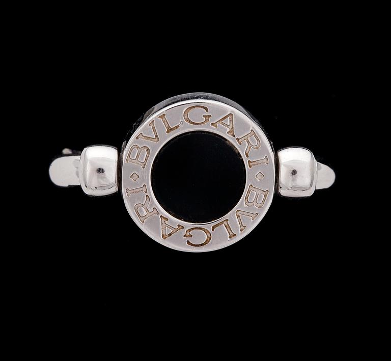 RING, Bulgari, briljantslipade diamanter, tot. ca 0.20 ct och onyx.