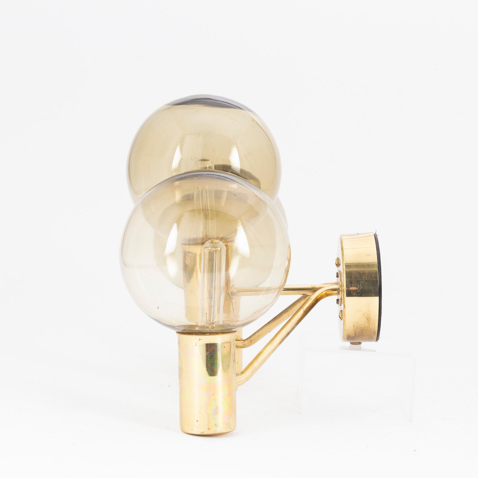 Hans-Agne Jakobsson, a pair of model v 149/3 wall-lights from Markaryd.