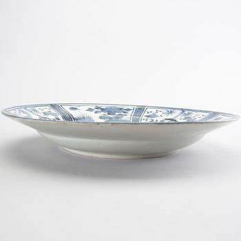 A Japanese porcelain 18th century plate.