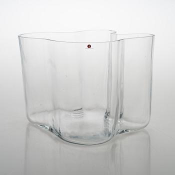 ALVAR AALTO, vas, modell 3031, signerad Alvar Aalto. Iittala 1988.