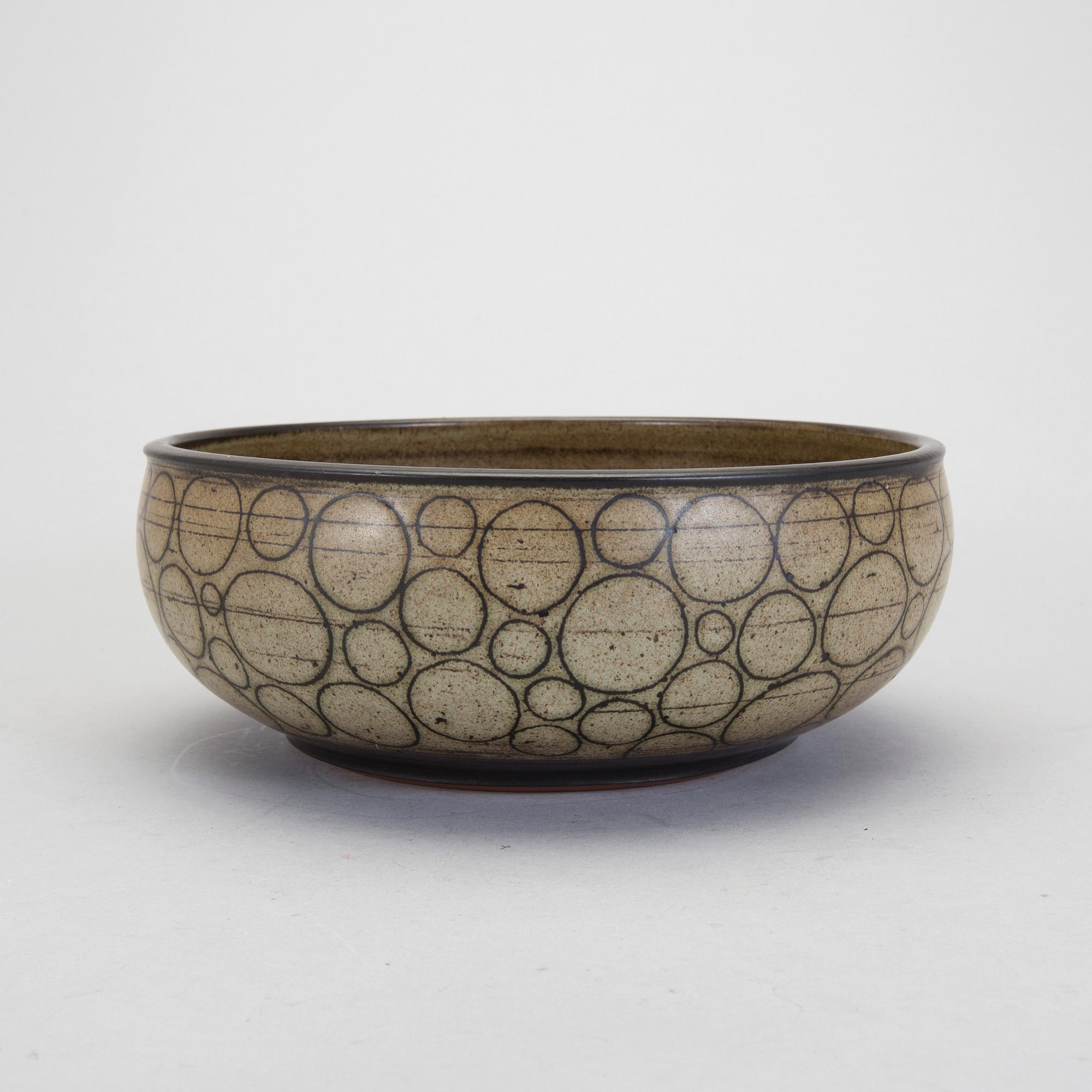 SKÅL, stengods. Harrison MacIntosh, 1900-talets tredje kvartal.