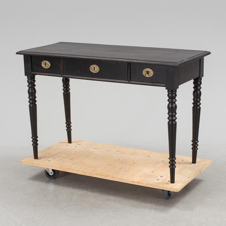 A ca 1900 writing desk.