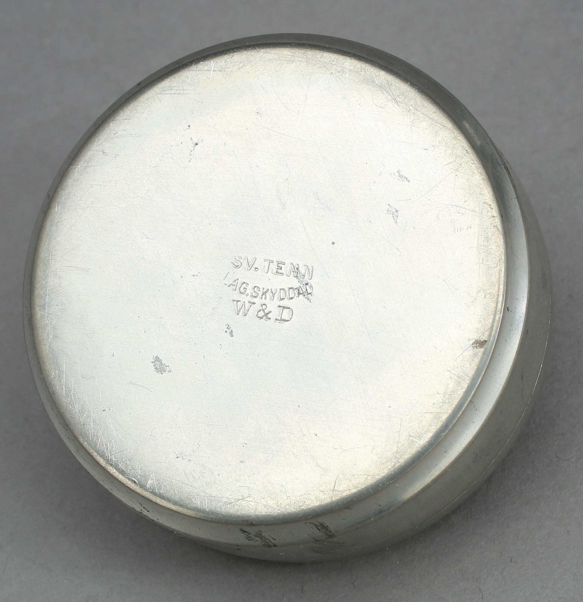 MANSCHETTKNAPPSASK, tenn, Widerholm & Dahlberg, Eskilstuna. 1930/40-tal.