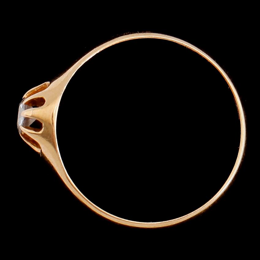 RING, 18K guld, briljantslipad diamant ca 0.15 ct. Vikt ca 2 g.