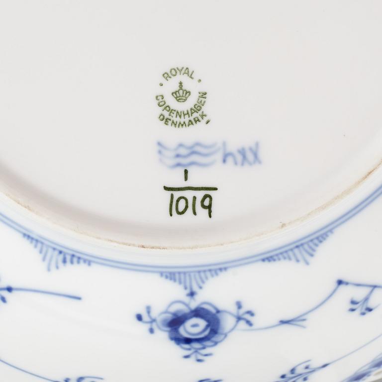 ROYAL COPENHAGEN, kaffeservis, 45 delar, porslin, "Musselmalet Helblonde", Danmark.