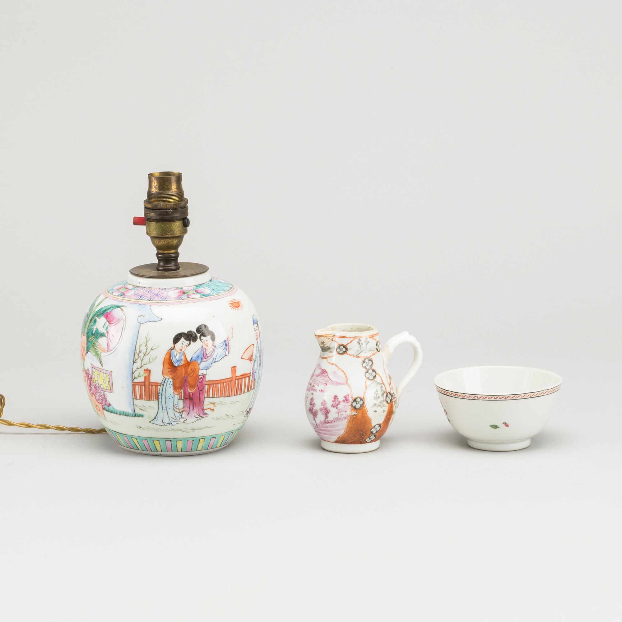 A SET OF 3 CHINESE PORCELAIN FROM THE 18/19TH CENTURY.