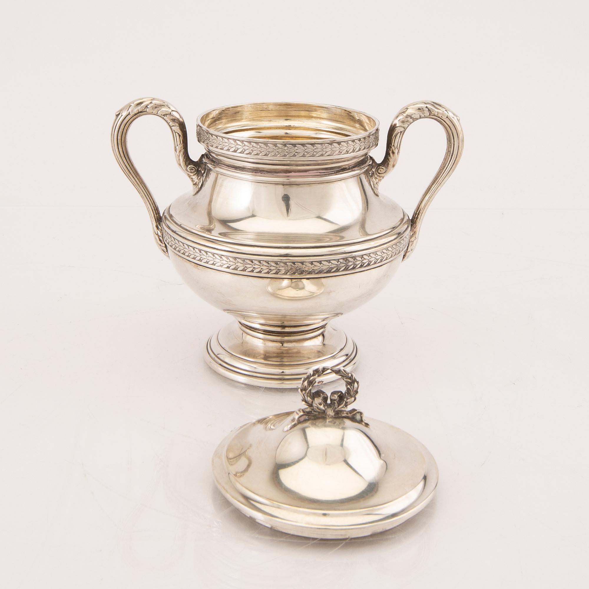 Sockerskål med lock silver 1900-talets första hälft märkt L Weber.