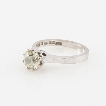 Ring 18K white gold set with an old-cut diamond.