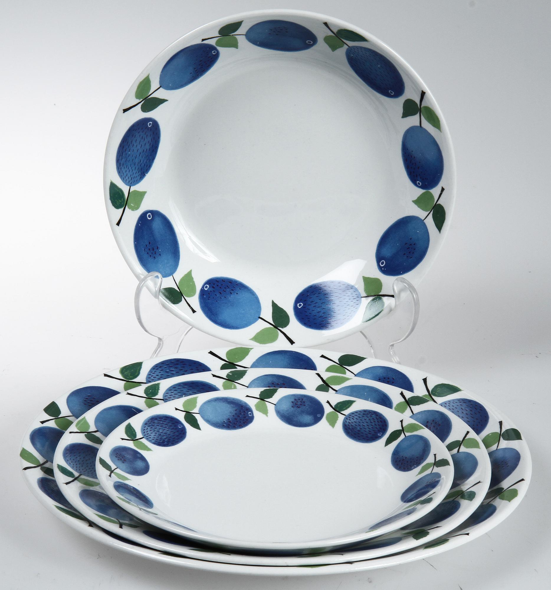 SERVISDELAR, 48 st, porslin, "Prunus" Stig Lindberg, Gustavsberg.
