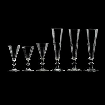 VINGLAS, 10 st samt CHAMPAGNESTRUTAR, 3 st, snarlika, 1800-tal.