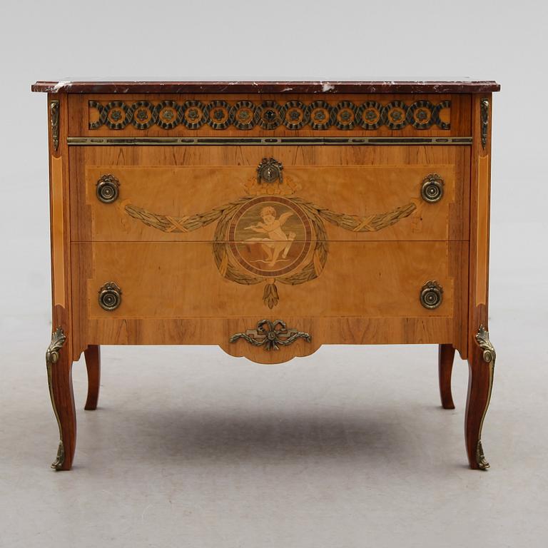 BYRÅ, gustaviansk stil, 1900-talets andra hälft.