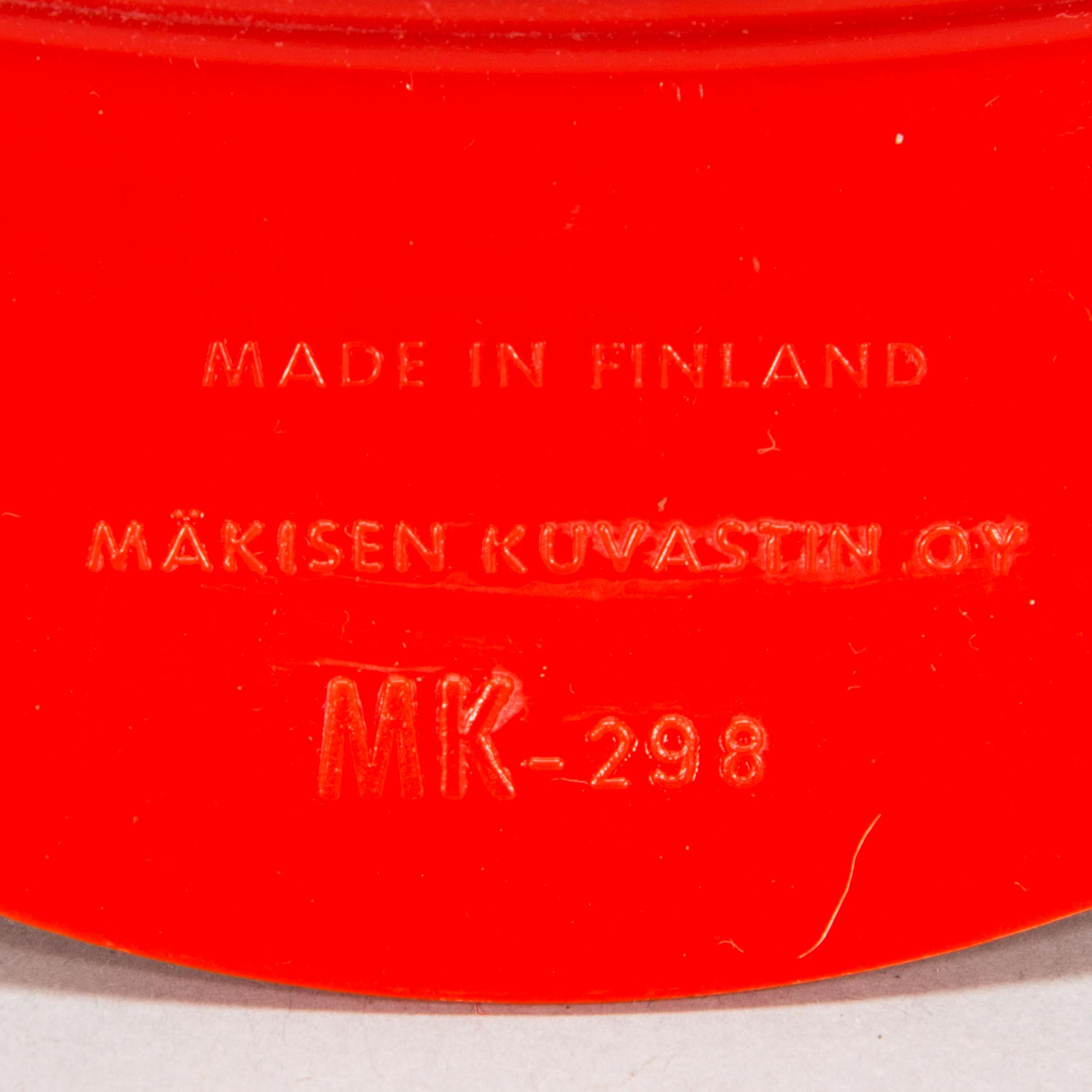 An interior set in red plastic from the 1970s, 7 parts.