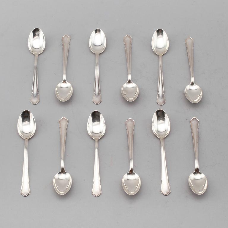 KAFFESKEDAR, 12 st, silver, GAB, Stockholm 1940-tal. Vikt ca 114 gram.