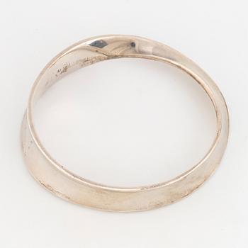 VIVIANNA TORUN BÜLOW-HÜBE, bangle, silver, "Möbius", Georg Jensen.