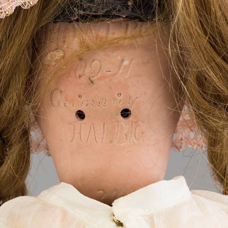 a Heinrich Hantwerck pocellain doll from around 1900.