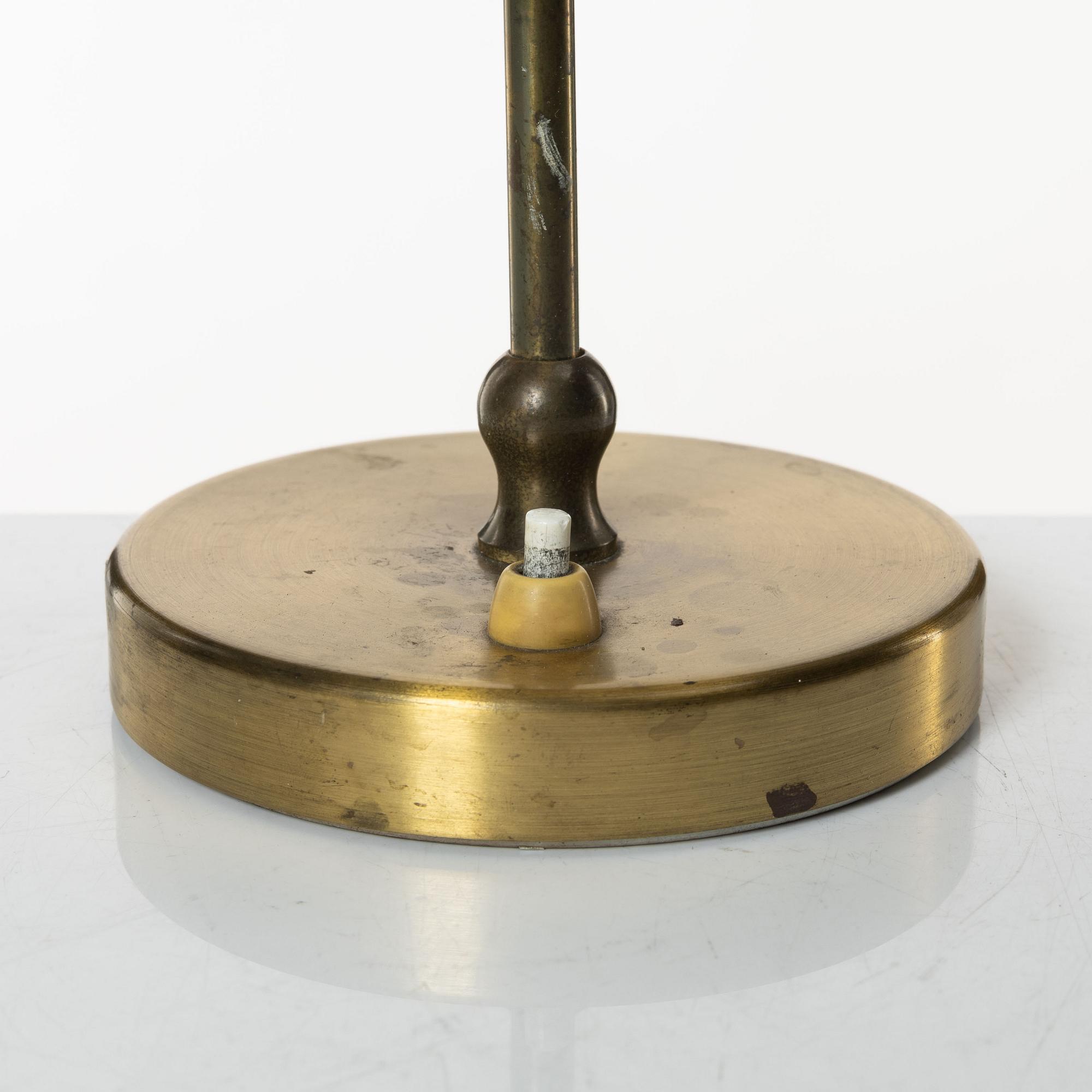 Josef Frank, bordslampa, modell 2332, Firma Svenskt Tenn.