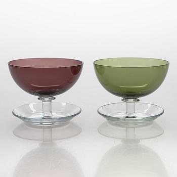 Saara Hopea, dessertskålar, 10 st, glas, modell 1344. Notsjö Nuutajärvi. Modellen formgiven 1952.