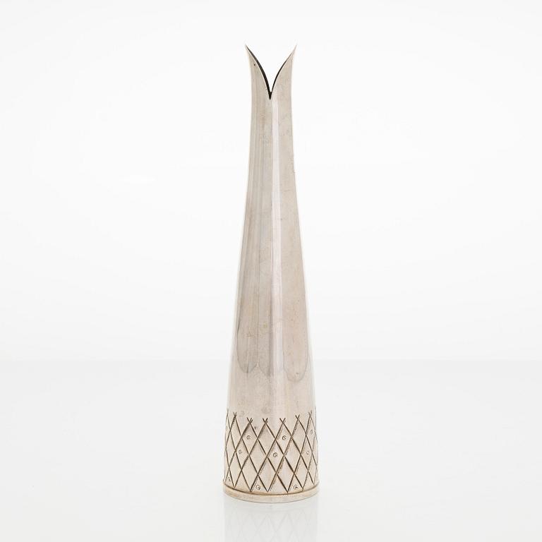 Anna-Greta Eker, maljakko, hopeaa, Auran Kultaseppä, Turku 1959.