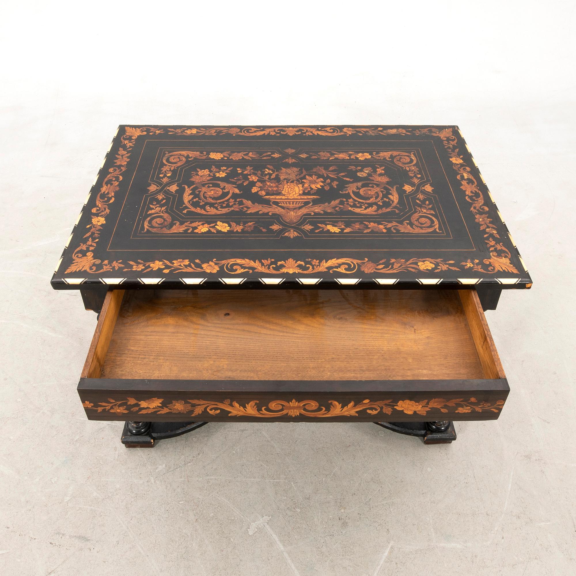 Table, Baroque style, late 19th century.